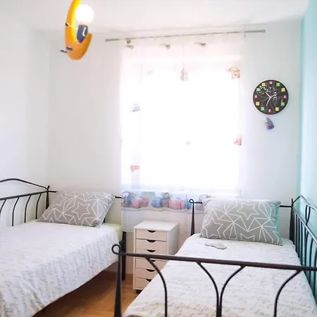 Appartement In Mit Grossem Garten *