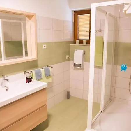 Appartement In Mit Grossem Garten Turanj